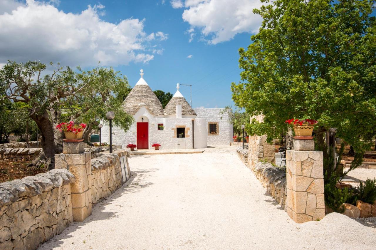 I Trulli Degli Ulivi Villa Locorotondo Exterior photo